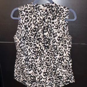 EUC- women’s medium  Dahlia Collection white and black sleeveless shirt